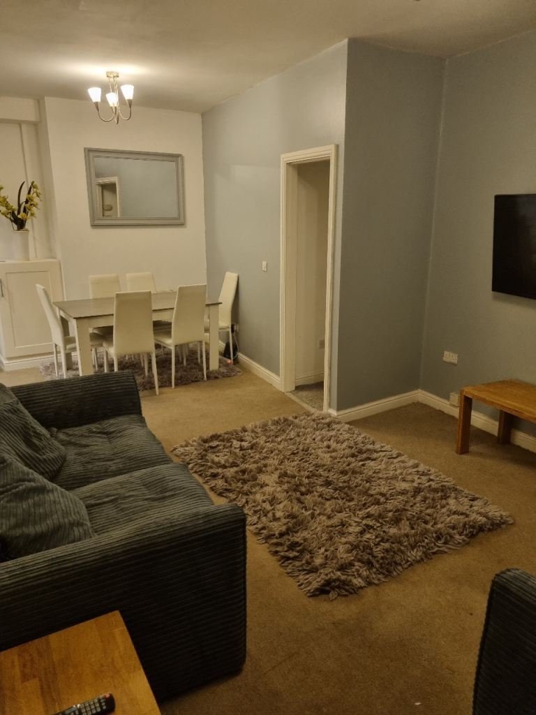 2 bedroom Apartment LS20 
