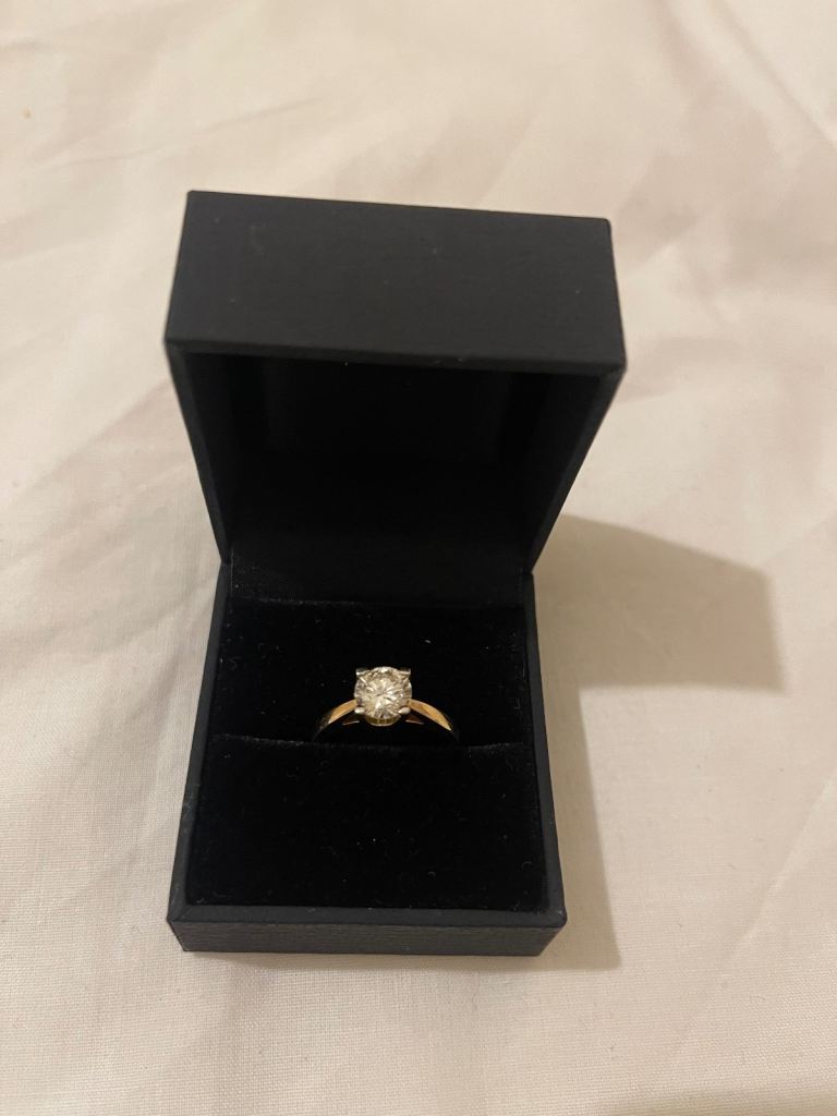 18ct yellow gold 1.20 carat natural diamond solitaire ring