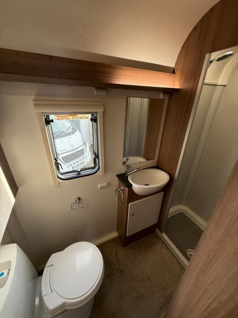 Bailey Advance 76-2 Fixed Bed Full Rear Bathroom