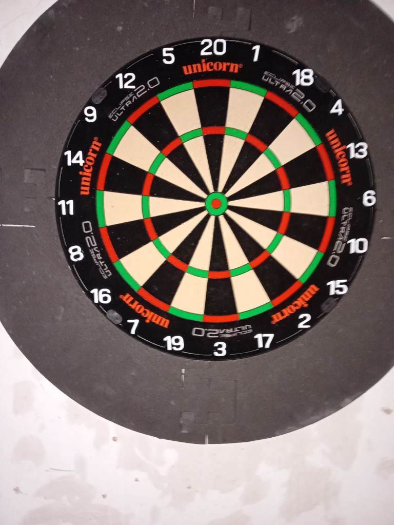 Unicorn Ultra 2.0 Dartboard – Good Condition