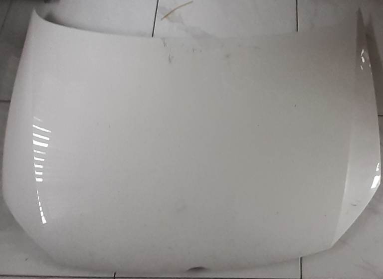 VW POLO 2012 Candy White Bonnet