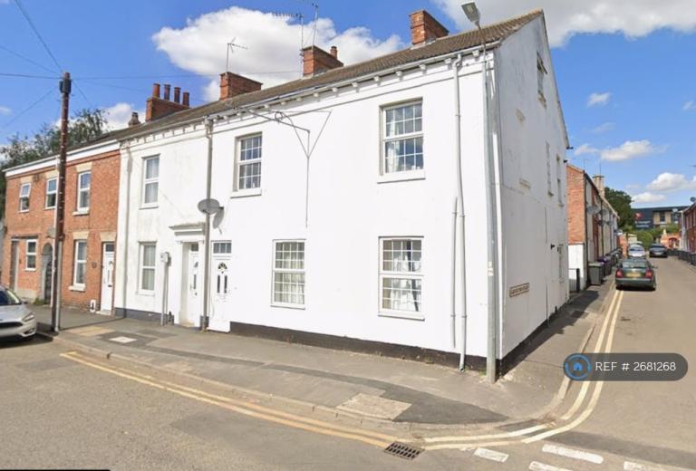 3 bedroom flat in Westgate, Sleaford, NG34 (3 bed) (#2681268)