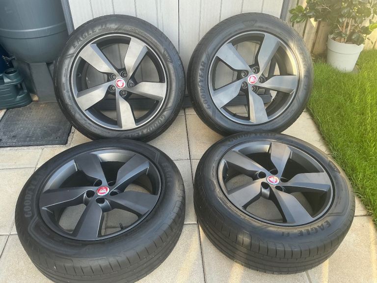 Jaguar E pace alloys and tyres 