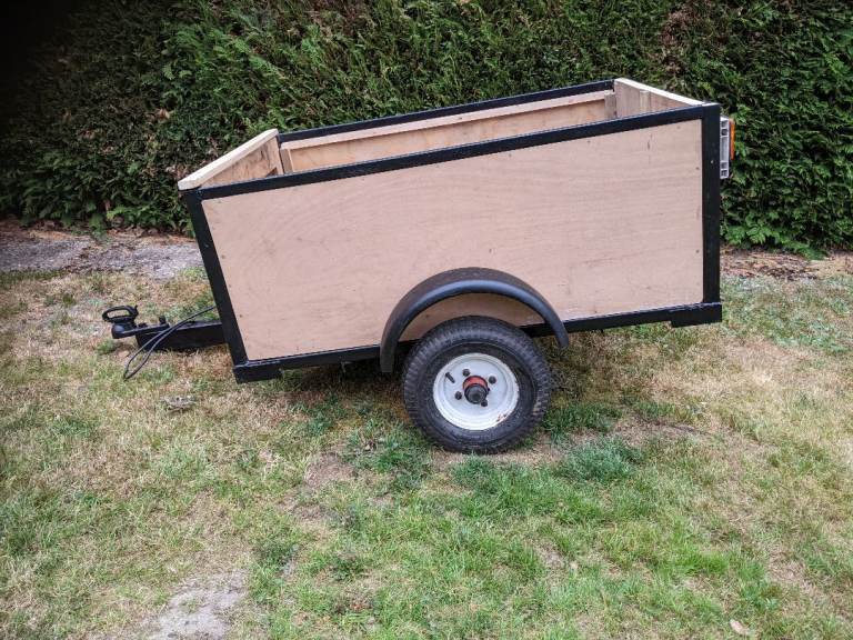Towed Trailer 3' x 4'