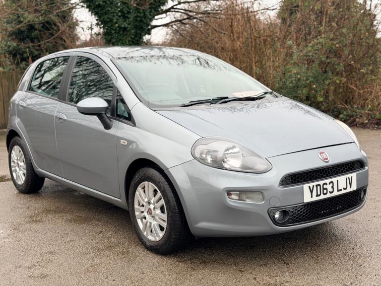 2013 Fiat Punto 1.4 Easy 5dr Dualogic HATCHBACK Petrol Automatic