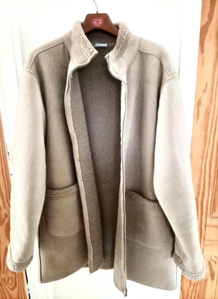 Ladies fleece-lined coat. Deanes brand. Size 18. Beige