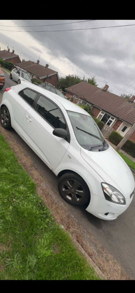 Kia, PRO CEED, Hatchback, 2010, Manual, 1396 (cc), 3 doors