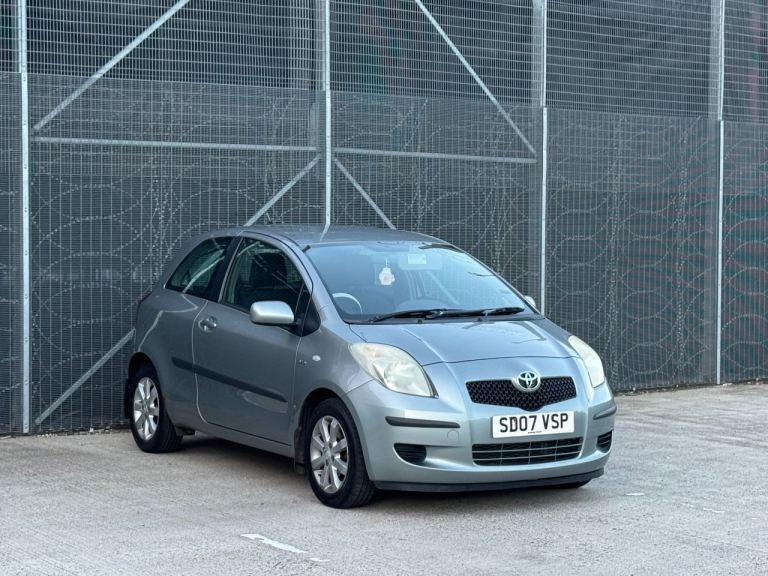 TOYOTA YARIS 1.4 AUTOMATIC 
