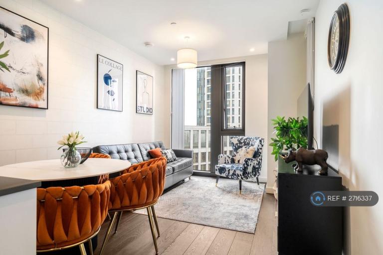 2 bedroom flat in Christchurch Road, London, SW19 (2 bed) (#2716337)