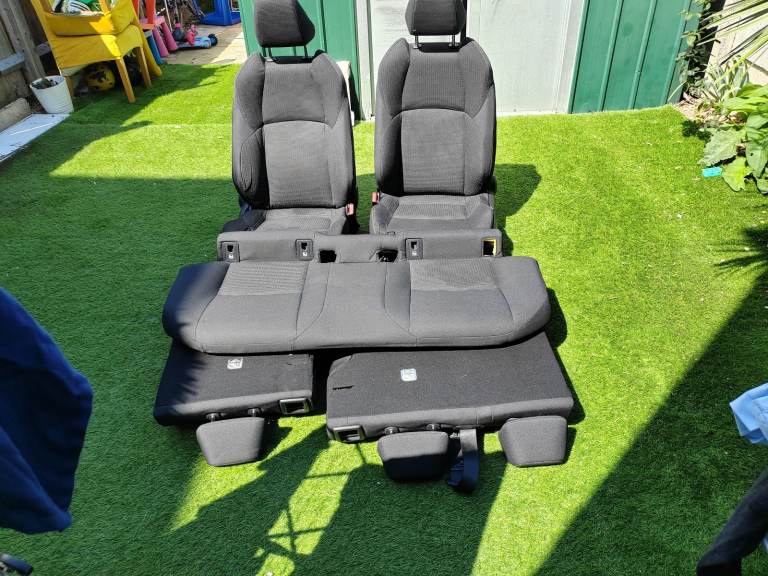 TOYOTA C-HR DYNAMIC SEATS SET FRONT AND REAR 68 PLATE. FIT 2016 - 2023
