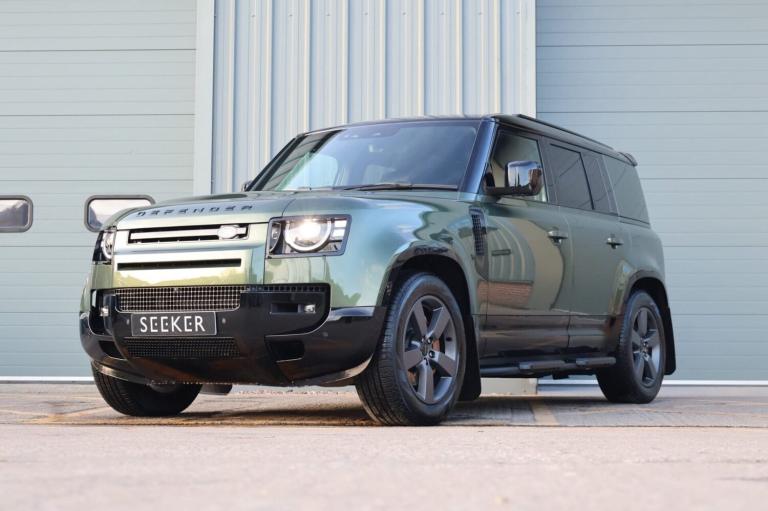 2025 Land Rover Defender 110 2026    HARD TOP X-DYNAMIC 350 HSE seeker styled genuine rear seat f...