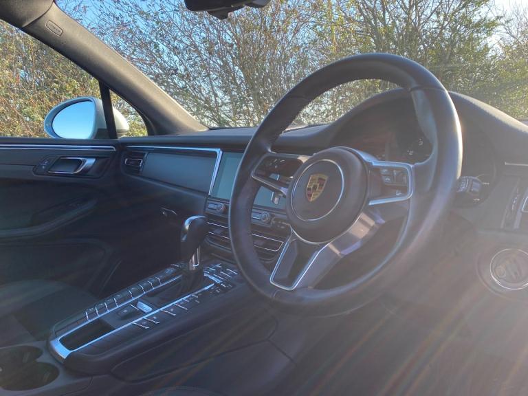 2020 Porsche Macan 2.0T PDK - Panoramic Sunroof &amp; Bose Audio &amp; PASM &amp; Huge Spec 4x4 P...