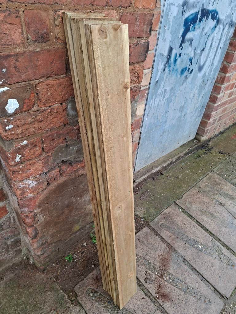 X10 4ft long featheredge fence planks