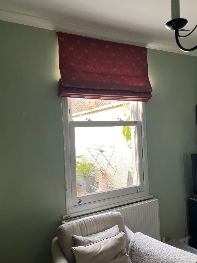 Red Roman Blind with Pattern – Good Condition
