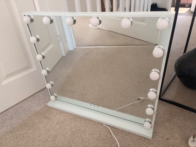 Hollywood vanity mirror 