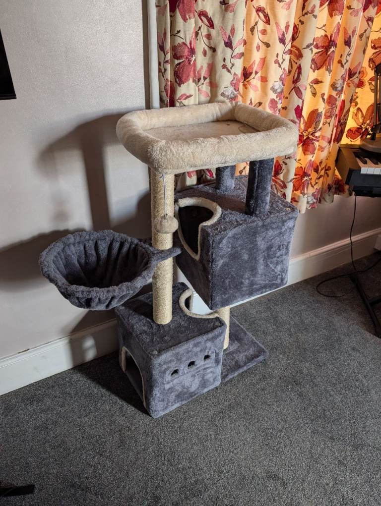 Multi Level Cat Scratch & Play & Sleep Tree
