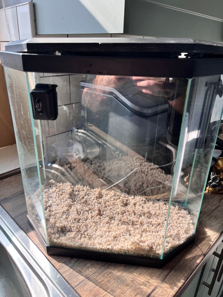 25 litre hexagonal fish tank with new fluval filter 