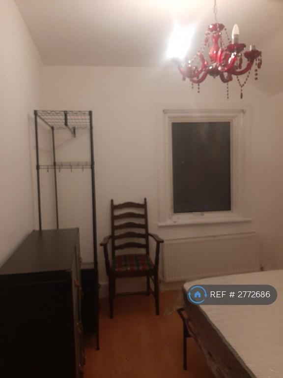 1 bedroom in Mount Road, Chatham, ME4 (#2772686)