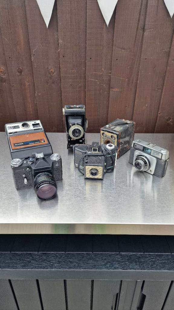 Job lot of cameras