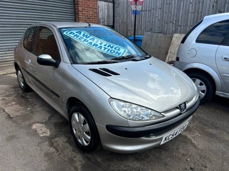2004 Peugeot 206 1.4 8v S Hatchback 3dr Petrol Manual (a/c) (149 g/km, 75 bhp) Hatchback Petrol M...