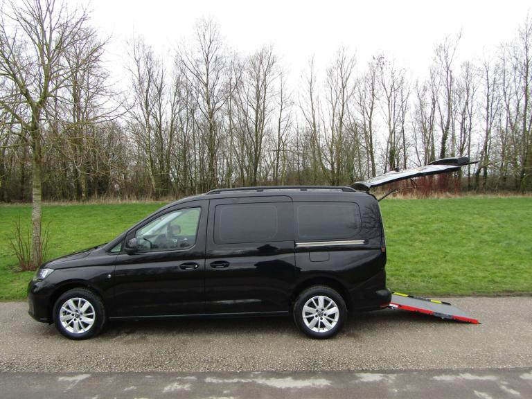 2023 Volkswagen Caddy Maxi Life C20 2.0 DSG AUTOMATIC Wheelchair Accessible Vehicle WAV *NEW SHAP...