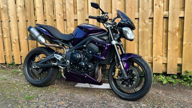 Triumph 675 Street Triple, 2013 only 9000 miles.