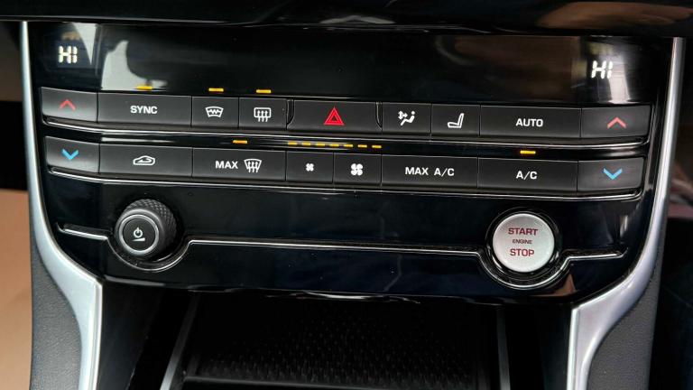 2017 Jaguar XE 2.0d [240] Portfolio 4dr Auto AWD SALOON DIESEL Automatic