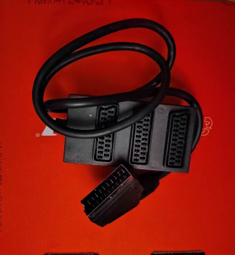 SCART 3 WAY SPLITTER 