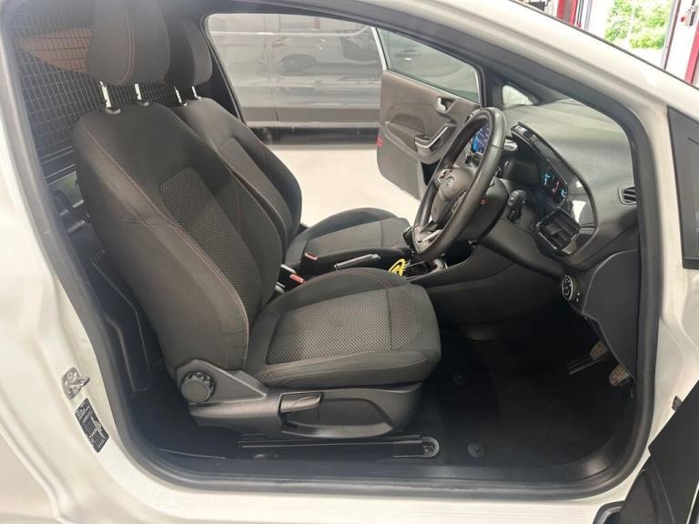 2021 71 FORD FIESTA VAN 1.0T ECOBOOST MHEV SPORT EURO 6 125 BHP * 59,724 * SPORT