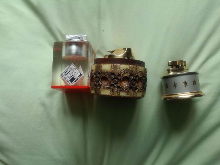 Vintage very collectable and rare 3 spot on cigarette lighters 