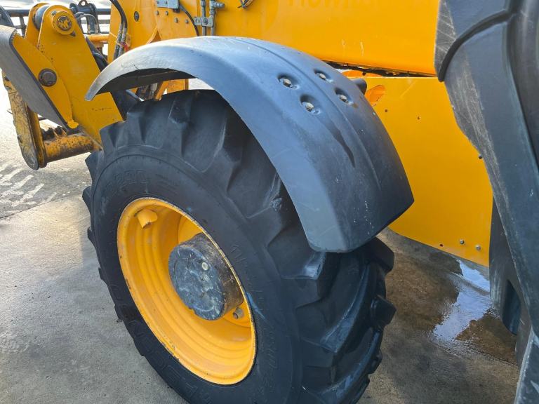 219 JCB 540V140 hi viz telly handler 14 meter with air conditioning 