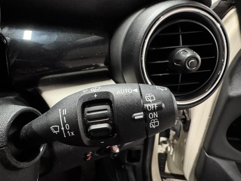 2015 MINI Hatch 1.5 Cooper 5dr HATCHBACK PETROL Manual