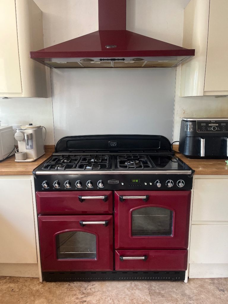 Red Range Master Cooker with Matching Hood – Good Condition