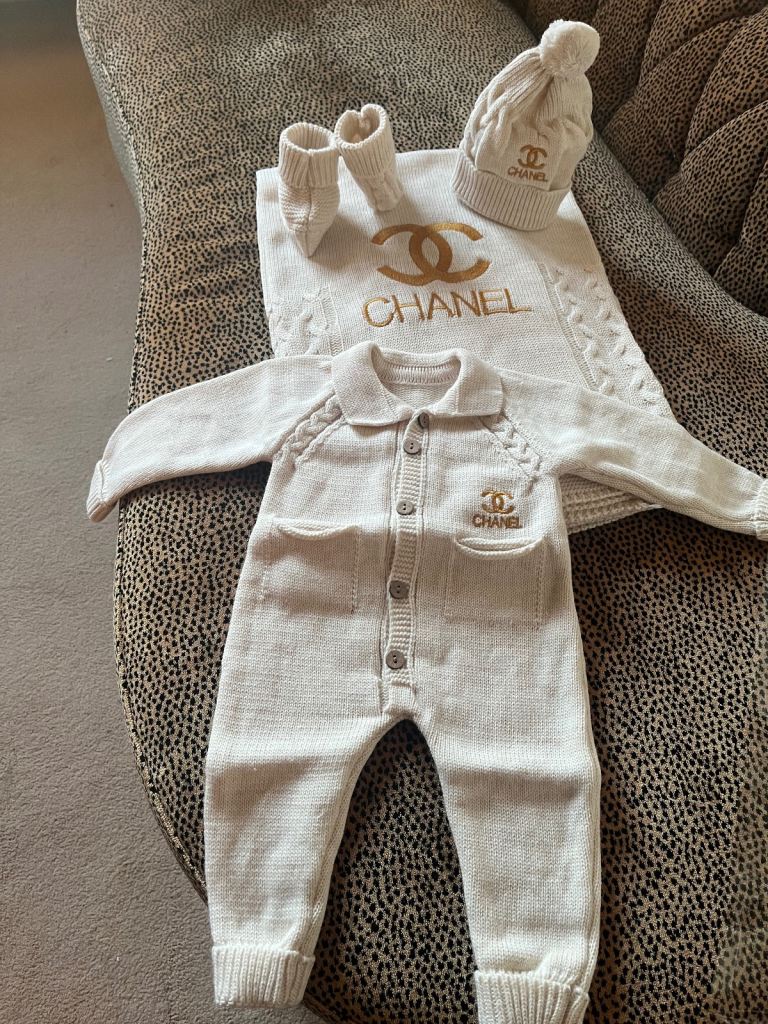 Baby blanket and clothes set fashion 