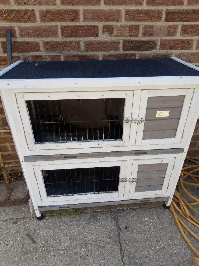 2 tier rabbit hutch 