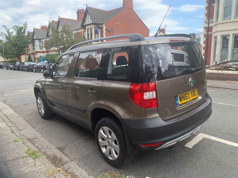Skoda, YETI, Hatchback, 2010, Semi-Auto, 1197 (cc), 5 doors