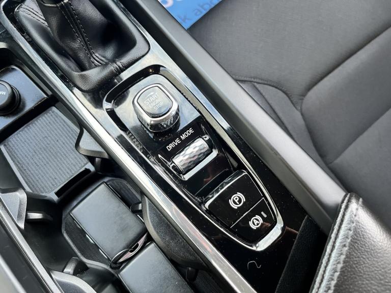 VOLVO V60 2.0 Momentum Plus D3 Silver Manual Diesel 2019