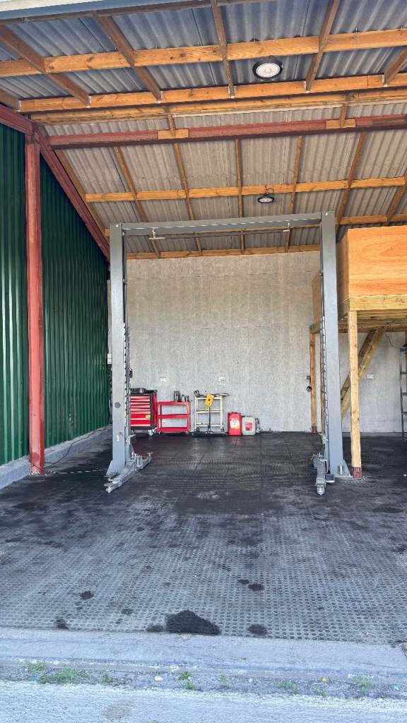Commercial Workshop Unit To Let