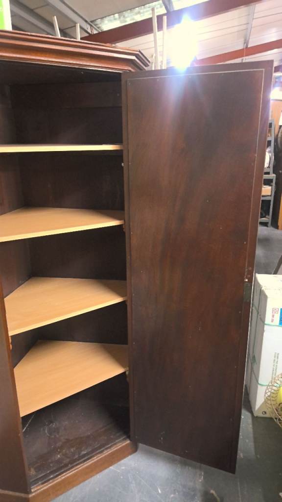 antique Victorian mahogany corner wardrobe / cabinet