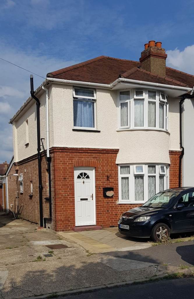 4 Bedrooms Semi-detached House for sale
