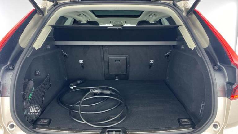 2025 Volvo XC60 Ultra T8 AWD Plug-in hybrid Electric/Petrol Bright Automatic SUV Hybrid Automatic