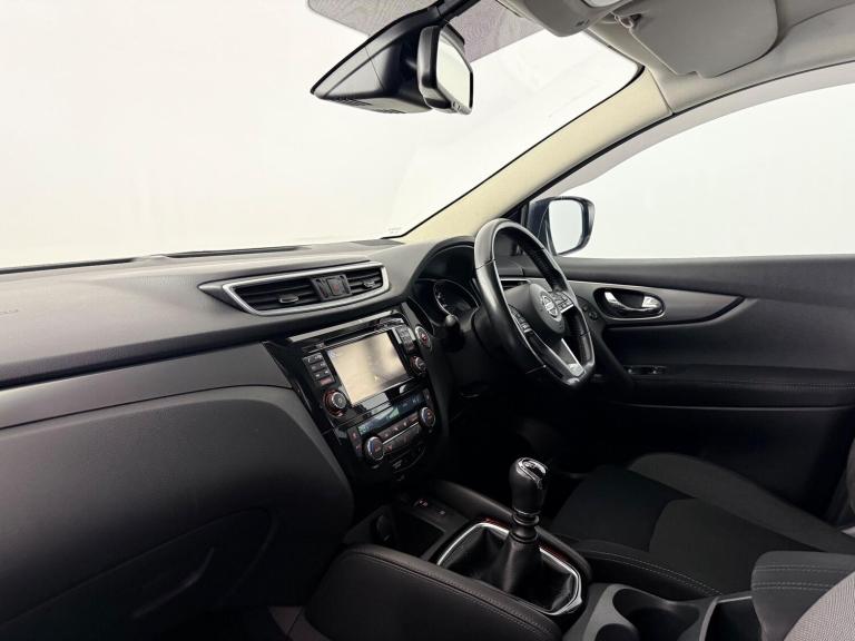 2017 Nissan Qashqai 1.5 dCi N-Connecta 5dr HATCHBACK DIESEL Manual