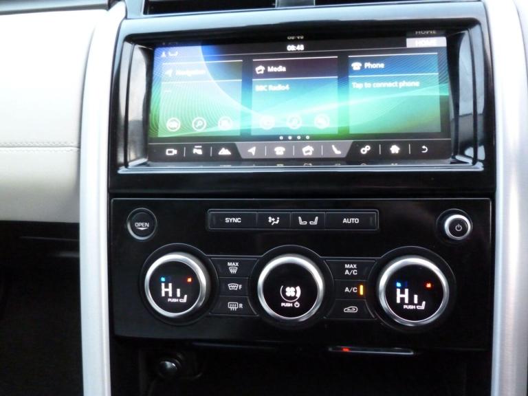 2017 Land Rover Discovery 3.0 TD V6 HSE Auto 4WD Euro 6 (s/s) 5dr ESTATE Diesel Automatic