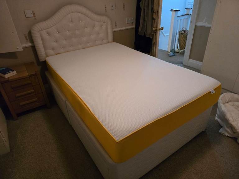 Small Double divan bed with headboard - Eve Sleep mattress