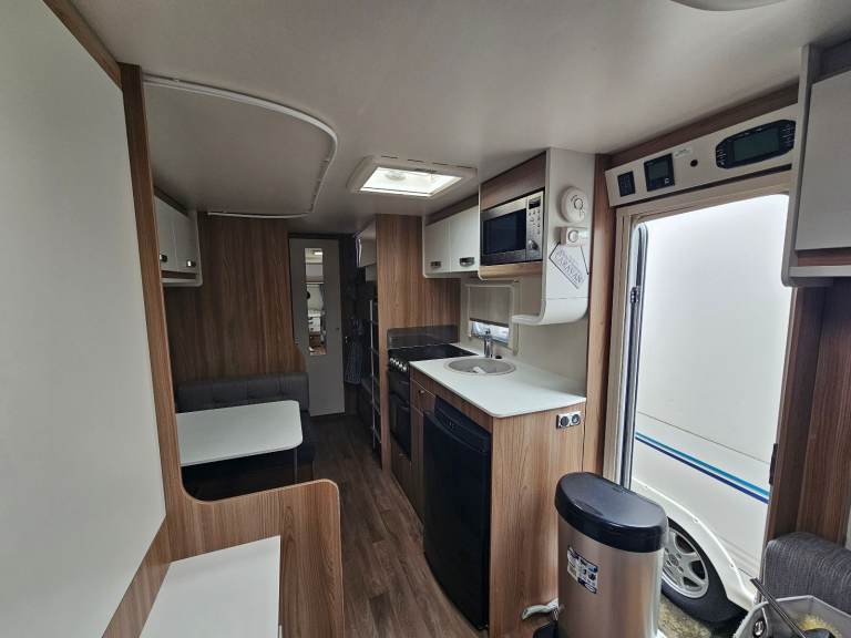 SWIFT Sprite Major 6 TD 6 Berth End Bedroom 2018 in very good condition. 