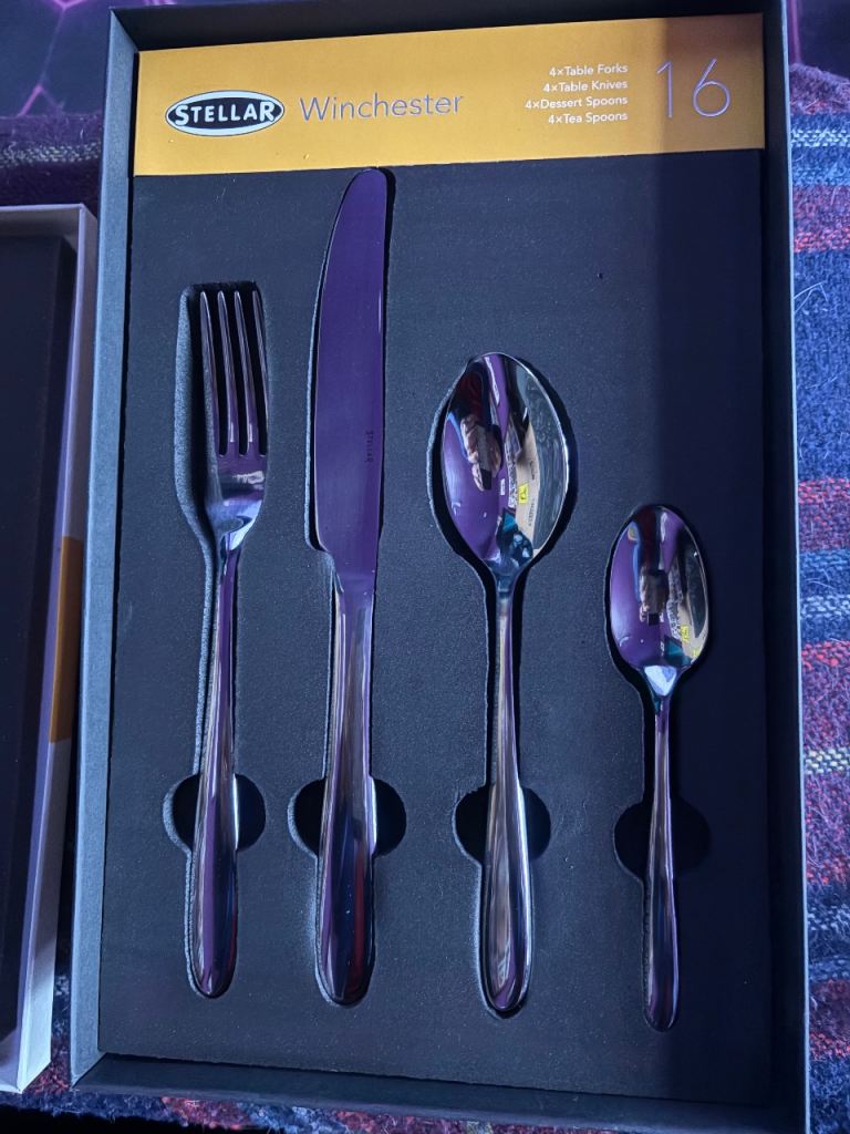16 piece stellar Winchester cutlery set