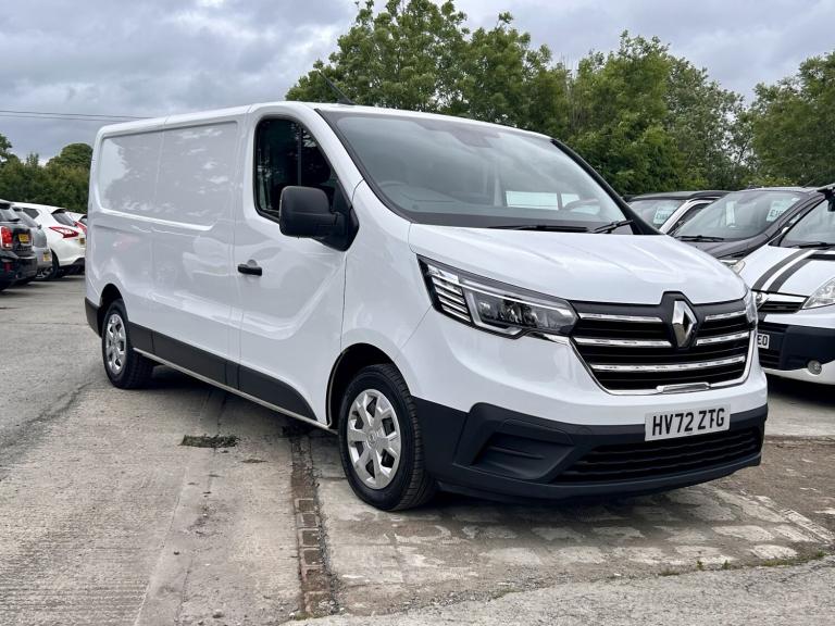 RENAULT TRAFIC 2.0 LL30 Blue dCi 130 Business+ Panel Van MY22 2022