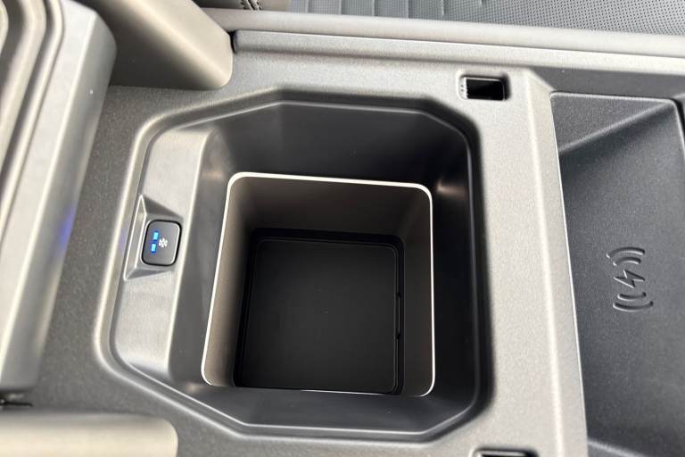 2025 Land Rover Defender 110 4.4 P635 V8 MHEV OCTA Auto 4WD Euro 6 (s/s) 5dr SUV Automatic