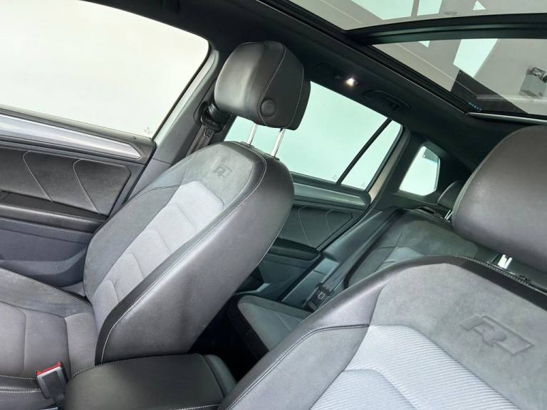 2018 Volkswagen Tiguan 2.0 TDI R-Line SUV 5dr Diesel Manual Euro 6 (s/s) (150 ps) ESTATE Diesel M...