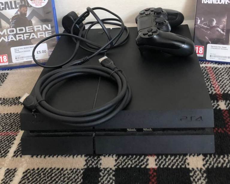 PS4 with 1 controller, hdmi cable and power cable.